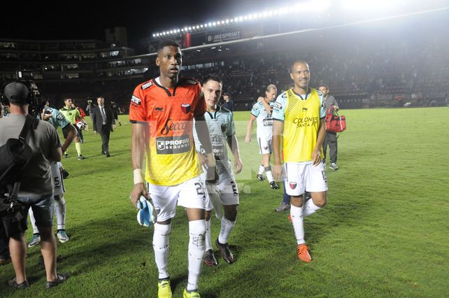 Una nueva alternativa de peso para reemplazar a Alexander Domínguez