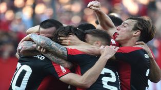 De festejo. Newells tuvo planteos ambiciosos y llegó seguido a la red rival. Es el tercero más goleador.&nbsp;