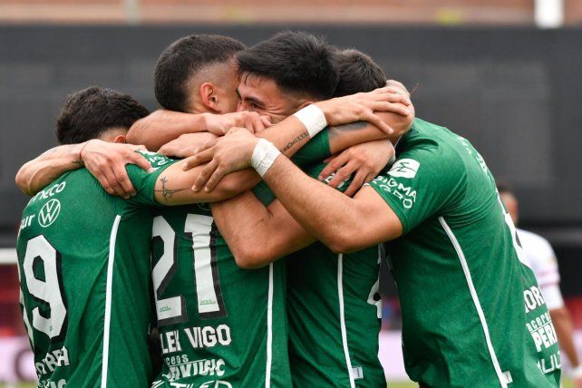 Sarmiento superó a Barracas Central y lo dejó sin punta en la Zona A Sarmiento superó a Barracas Central y lo dejó sin punta en la Zona A