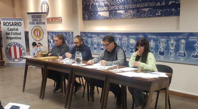 Asociación Rosarina de Fútbol: En el salón principal se realizaron los sorteos de las zonas Campeonato y Permanencia en la A y B&nbsp; 