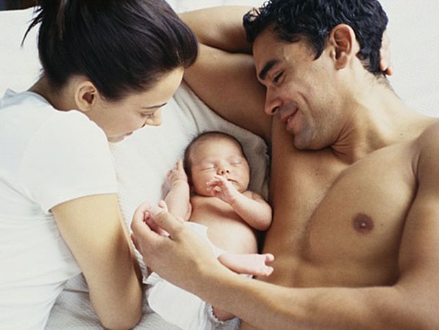 Compartir el cuidado de los niños mejora la vida sexual