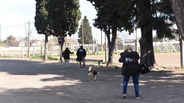 búsqueda de rastros. Agentes de la Policía de Investigaciones estuvieron esta semana en la cancha de Pablo VI