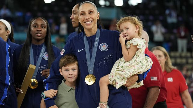 Diana Taurasi celebró en París su sexto oro consecutivo en los Juegos Olímpicos.