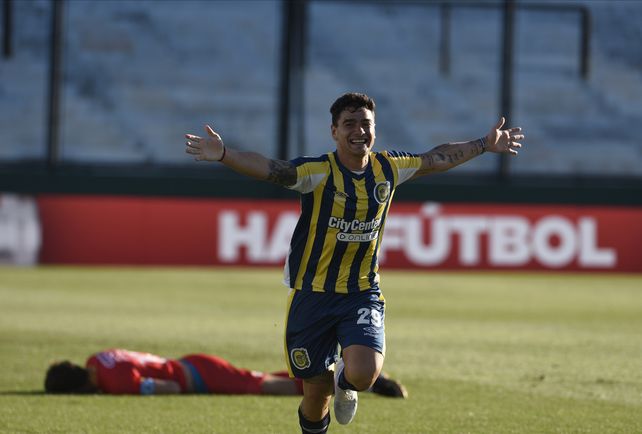 Luca Martínez Dupuy aprovechó un error del rival y facturó. Su aporte fue clave para abrir el partido.