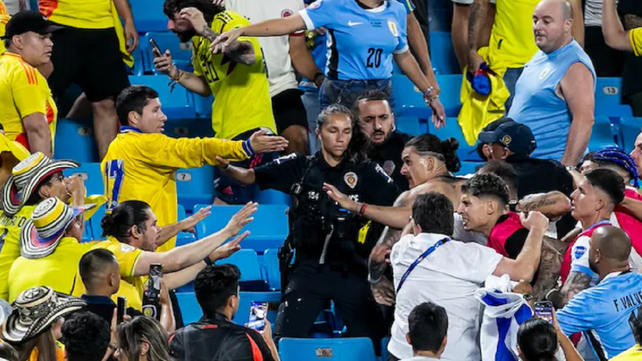 Darwin Núñez pelea con hinchas colombianos. La televisión no mostró nada de los incidentes en la semifinal de la Copa América.
