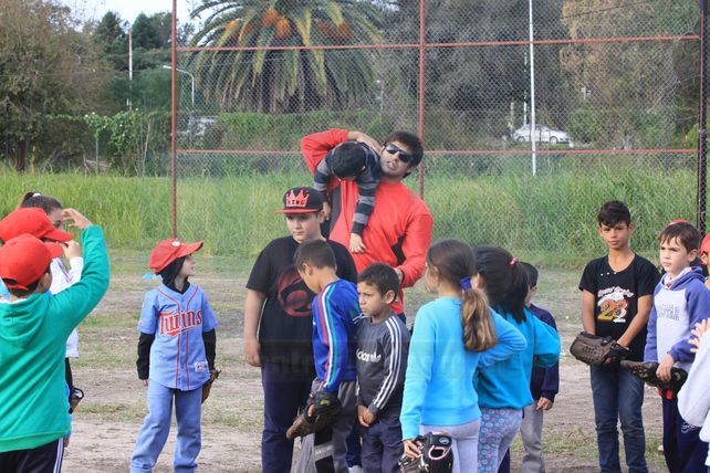 Sóftbol: Invitan a sumarse a las inferiores de Patronato