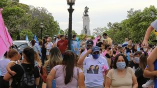 En Paraná festejaron el Día del Militante con una larga caravana