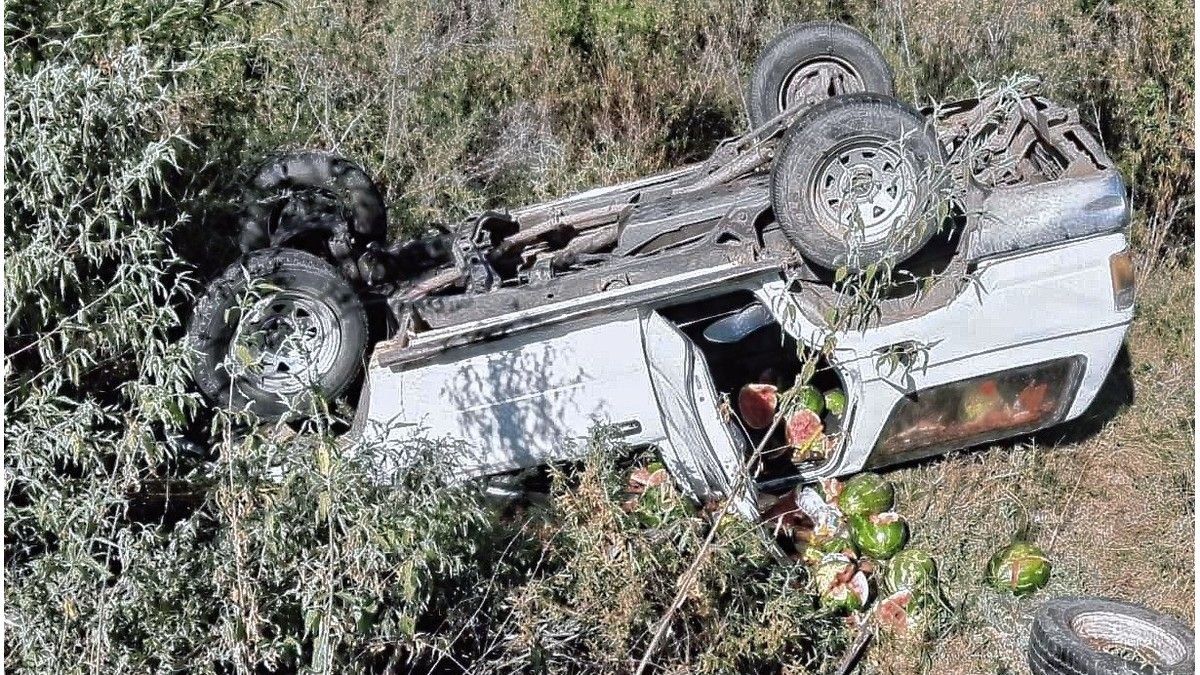Un roce que terminó en vuelco en la Autovía 14