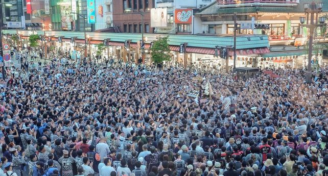 Sanja Matsuri, el festival en el que la mafia japonesa exhibe su poder
