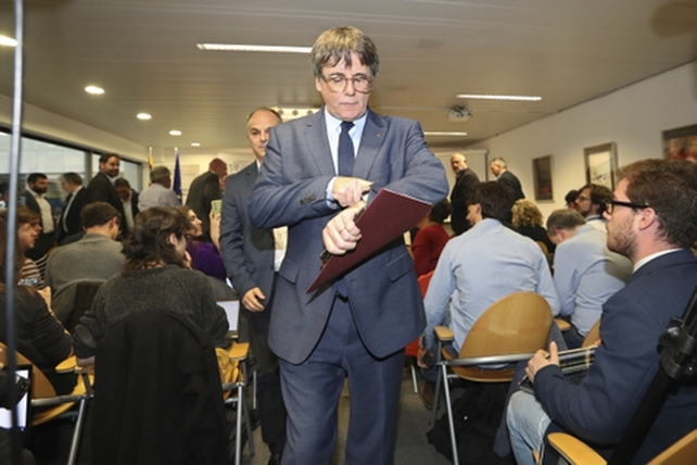 Junts y Puigdemont condicionan desde hace dos meses al Ejecutivo del PSOE. Y no parecen decididos a ninguna concesi&oacute;n. El l&iacute;der separatista vive hace 6 a&ntilde;os exiliado en B&eacute;lgica.