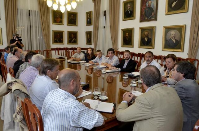 El gobierno provincial recibió a representantes de la Mesa de Enlace