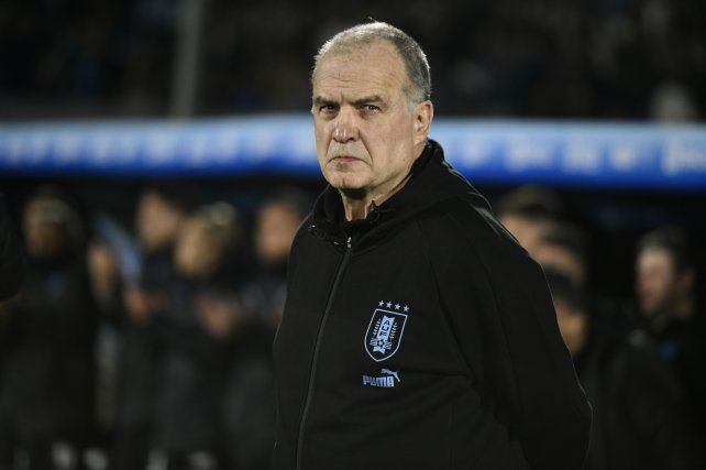Marcelo Bielsa habría notificado a un futbolista amateur de su convocatoria a la selección de Uruguay para el amistoso frente a Costa Rica.