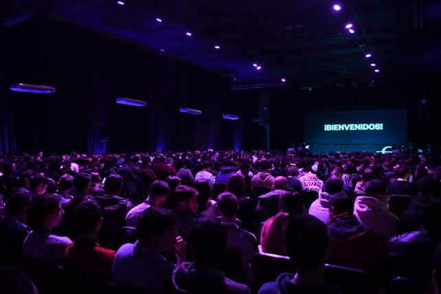 Endeavor convocó a más de 2.000 asistentes en Metropolitano.