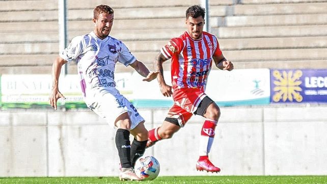 Atlético Paraná y Defensores juegan en el marco de la quinta fecha del Torneo Federal A
