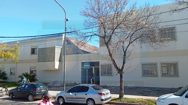 Paraná V: alumno llevó un revólver 38 cargado a la escuela