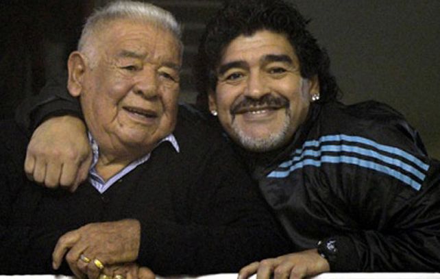El padre de Diego fue internado por un cuadro de infección urinaria.