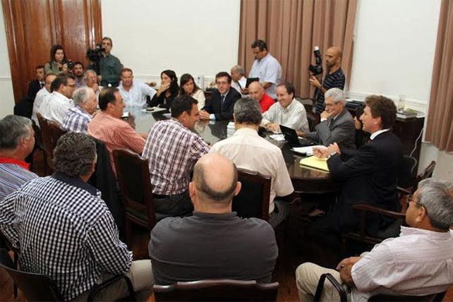 Festram rechazó la oferta de un aumento escalonado en tres cuotas