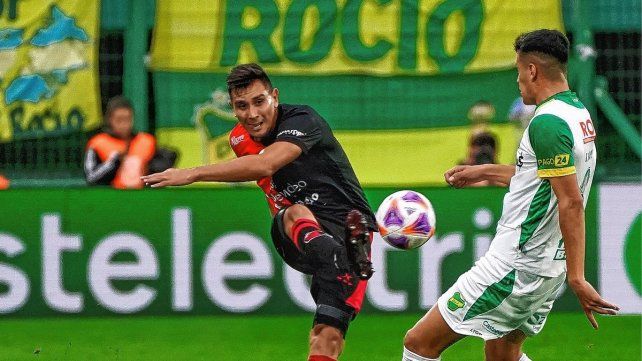 Cristian Vega dejará a Colón para pasar a Sarmiento de Junín