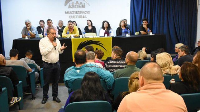 Los municipales de Santa Fe piden un aumento salarial para diciembre y se declaran en estado de asamblea