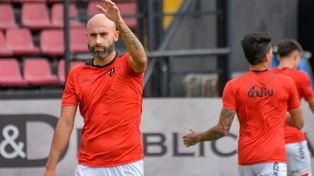 Central quiere y espera contar con Carlos Quintana para reforzar la última línea.