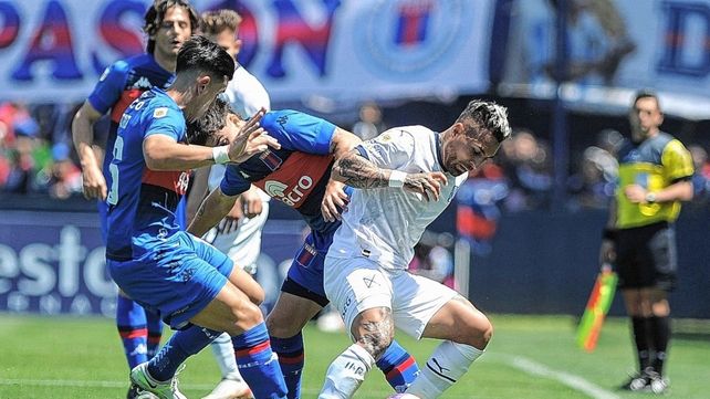 Sebastián Prediger finaliza su vínculo con Tigre y siempre suena por el lado de Colón para una posible vuelta.