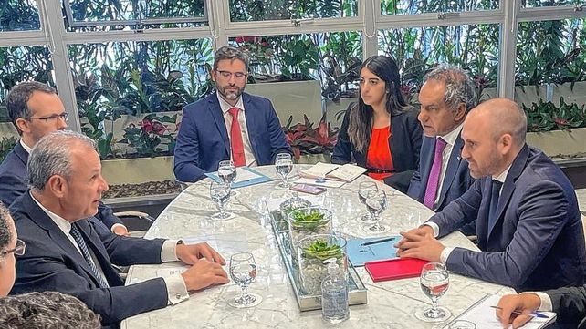 Crisis energética: acuerdan con Brasil el envío de suministro de energía en invierno