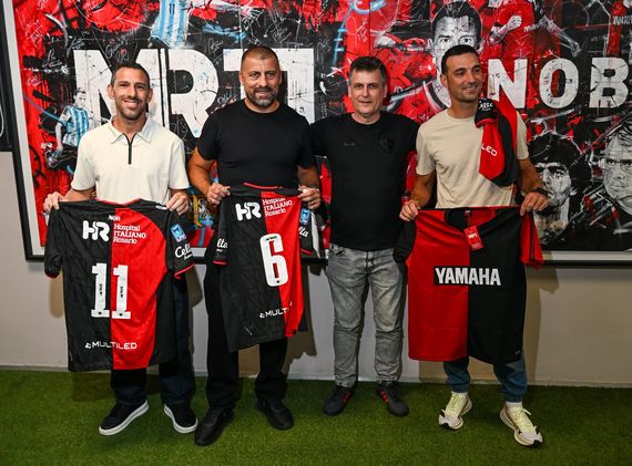 Visitantes ilustres: Newells agasajó a Scaloni, Samuel y Maxi Rodríguez