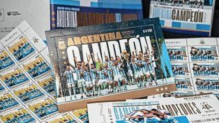El Correo Argentino sacó a la venta sellos postales en alusión al primer año del título mundial en Qatar.
