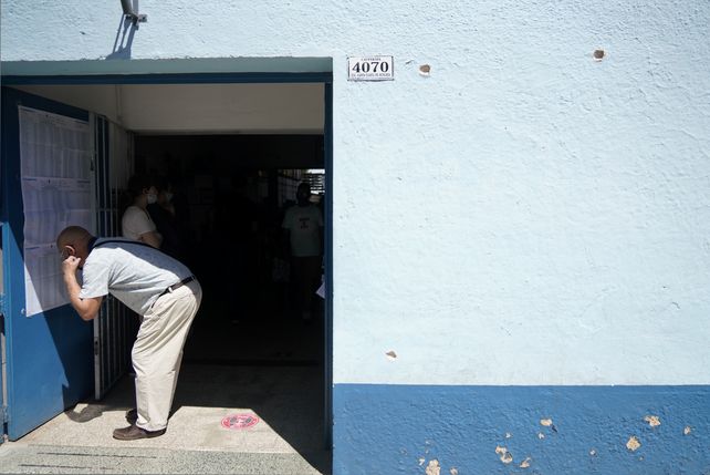Balearon una escuela que hoy es centro de votación