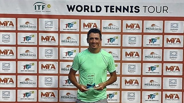 El correntino Agustín Velotti se coronó campeón en el Challenger de Turquía. 