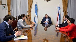 Rogelio Frigerio e integrantes de Padres Organizados Entre Ríos dialogaron sobre días de clases, infraestructura, formación, métodos de enseñanza y aprendizaje