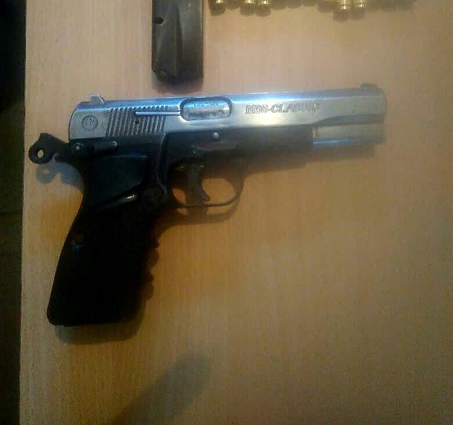 Asaltaron una quiniela en B° Sargento Cabral, fueron perseguidos y atrapados en el barrio Los Hornos