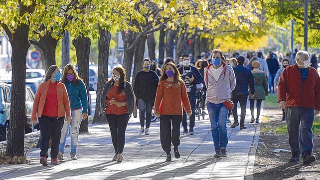 atentos. Saber respetar la distancia entre las personas cumplir&aacute; un rol determinante en esta flexibilidad.