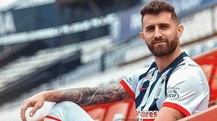 El defensor Gino Peruzzi puede ser una alternativa para sumarse a Colón en el plantel que jugará la Primera Nacional.