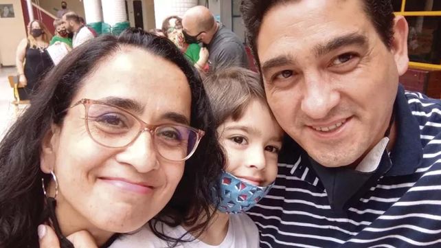 La autopsia del hombre que mató a martillazos y cuchillazos a su esposa y su hijo de 7 años en Florida indica que murió desangrado al cortarse con un bisturí