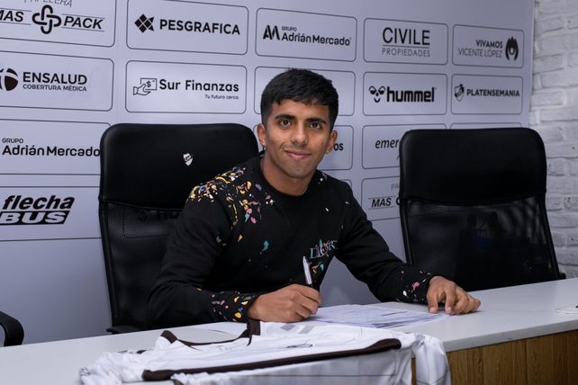 Calamar. Luciano Pupi Ferreyra firmó el préstamo con Platense.