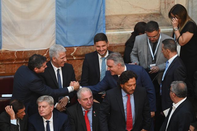 Ahora los gobernadores, entre ellos el santafesino Maximiliano Pullaro, recibieron la oferta de un pacto fiscal. 
