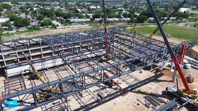 Avanza la construcción del microestadio para los Juegos Suramericanos: las imágenes del nuevo espacio deportivo