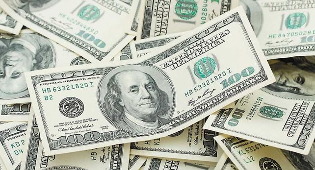 Máxima presión sobre el dólar: salta 8,3% a $ 23,30