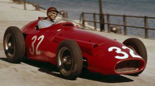 El recuerdo de la Fórmula 1 a Juan Manuel Fangio por los 75 años.