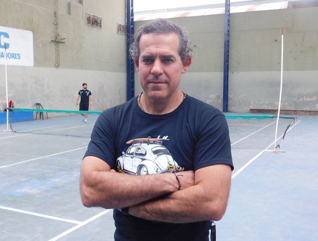 El profesor Cristian Rezek es el actual presidente de la Asociaci&oacute;n Santafesina de Tenis Criollo.
