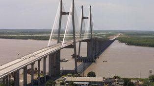 Puente Rosario-Victoria. La concesión del peaje concluyó el 8 de abril pasado y este miércoles se realiza una nueva licitación.