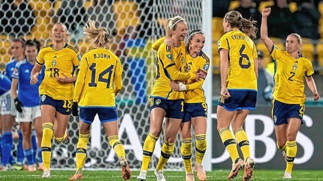 Suecia goleó a Italia y avanzó a los octavos de final en el Mundial Femenino.