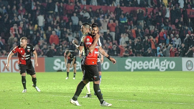 Colón: Banfield no se resigna e insistiría por Ramón Ábila