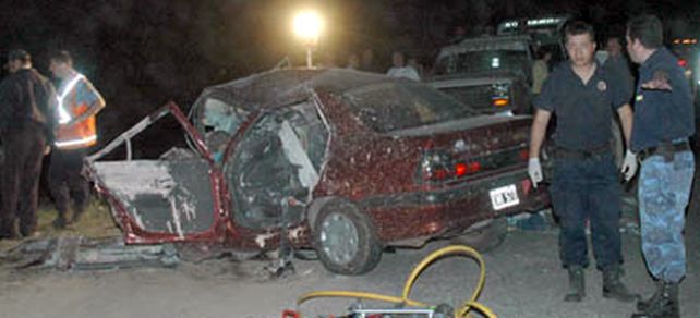 Chocaron dos autos y murieron seis personas en una ruta de C&oacute;rdoba