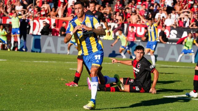 Ángel Di María ya recibió de cabeza de Ávila y metió un zurdazo goleador
