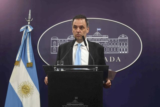 El vocero presidencial Manuel Adorni dijo que la derogación de la ley de Interrupción Voluntaria del Embarazo (IVE) no está en la agenda del presidente.&nbsp;