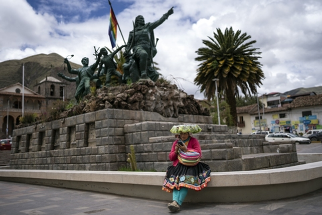 El centro de Cusco, desierto y sin turistas. La ciudad está aislada por los bloqueos carreteros de los opositores a la presidenta Boluarte.