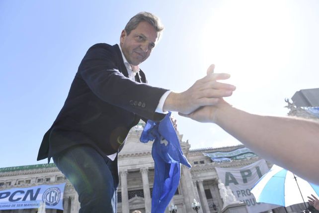 Sergio Massa se dará un baño de militancia antes del segundo debate presidencial.