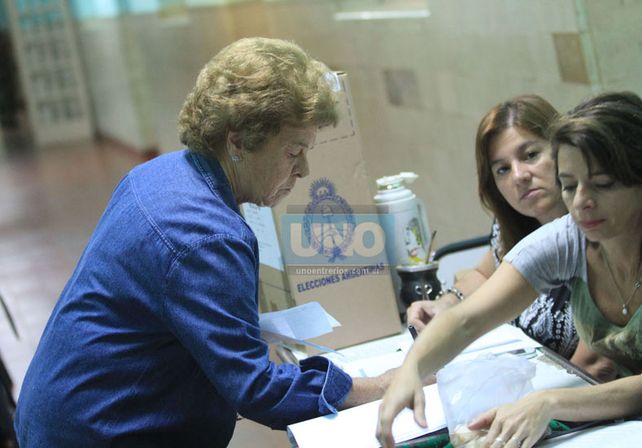 Fotogalería: votación en Paraná